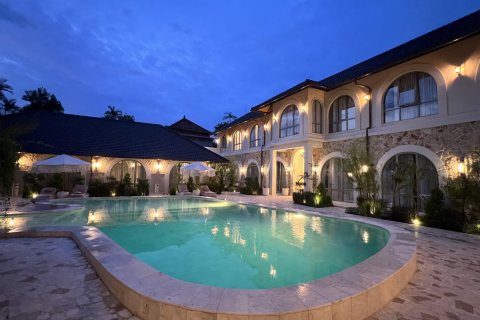 MAISON BOHEME in Denpasar, Indonesia No. 9993 4