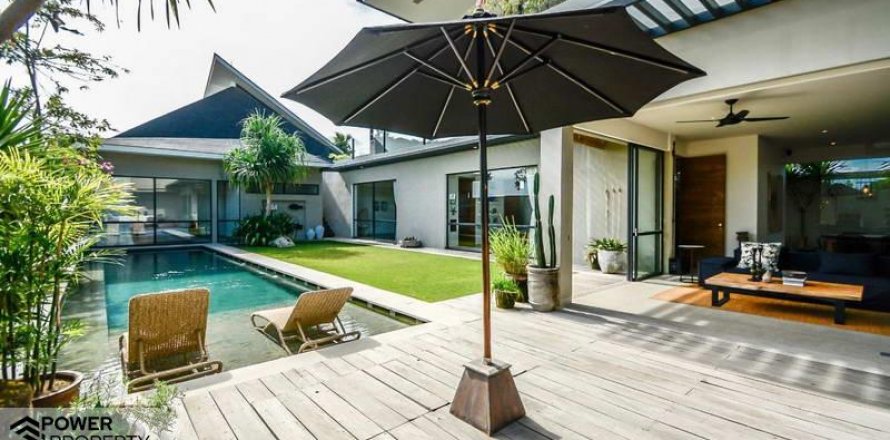 4 bedrooms Villa in Canggu, Badung,  No. 8889