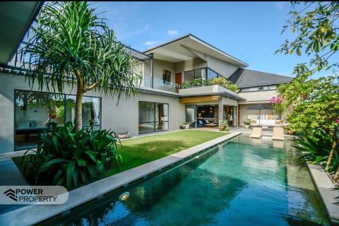 4 bedrooms Villa in Canggu, Badung,  No. 8889 2