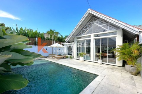 3 bedrooms Villa in Denpasar, Indonesia No. 11752