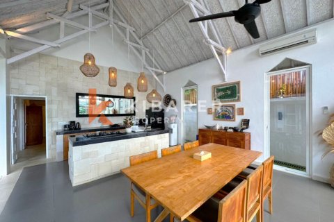 3 bedrooms Villa in Denpasar, Indonesia No. 11752 4