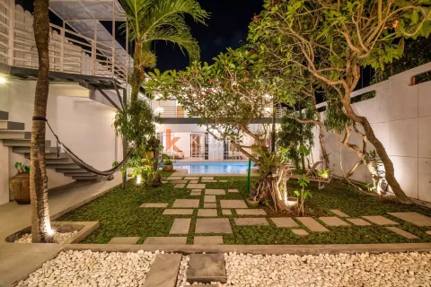 4 bedrooms Villa in Tibubeneng, Badung, Indonesia No. 11755 17