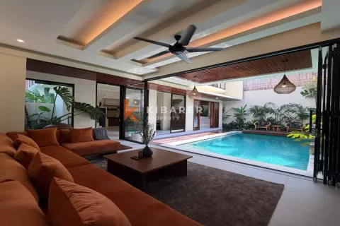 3 bedrooms Villa in Tibubeneng, Badung, Indonesia No. 11978 5