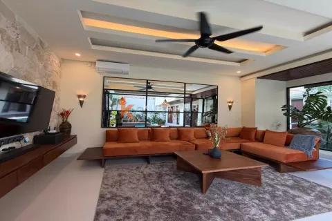 3 bedrooms Villa in Tibubeneng, Badung, Indonesia No. 11978 3