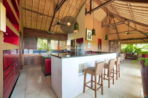 4 bedrooms Villa in Jimbaran, Badung, Indonesia No. 11977 10