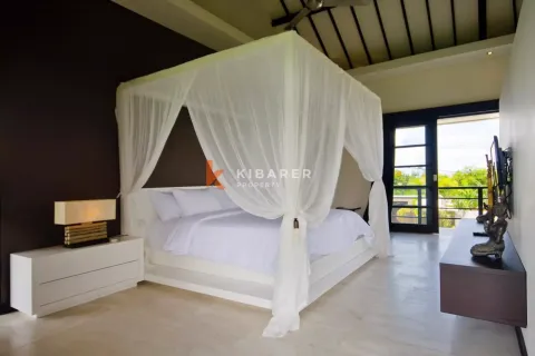 4 bedrooms Villa in Tibubeneng, Badung, Indonesia No. 11980 26
