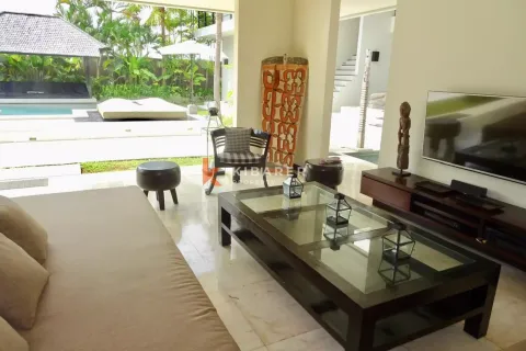 4 bedrooms Villa in Tibubeneng, Badung, Indonesia No. 11980 20