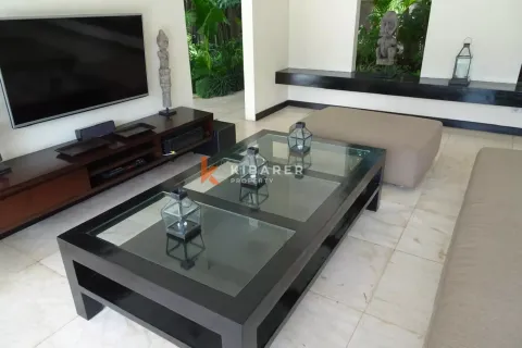 4 bedrooms Villa in Tibubeneng, Badung, Indonesia No. 11980 23