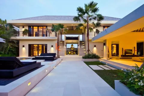 4 bedrooms Villa in Tibubeneng, Badung, Indonesia No. 11980 2