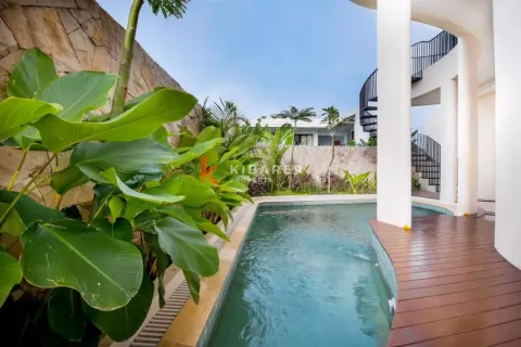 4 bedrooms Villa in Kediri, Indonesia No. 12312 4