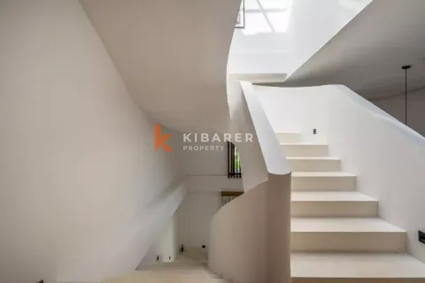 3 bedrooms Villa in Tibubeneng, Badung, Indonesia No. 12456 14