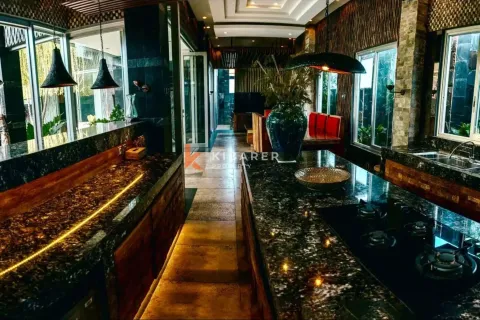 4 bedrooms Villa in Canggu, Badung, Indonesia No. 12773 8