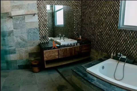 4 bedrooms Villa in Canggu, Badung, Indonesia No. 12773 6