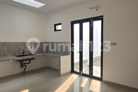 3 bedrooms House in Jakarta, No. 9394 2