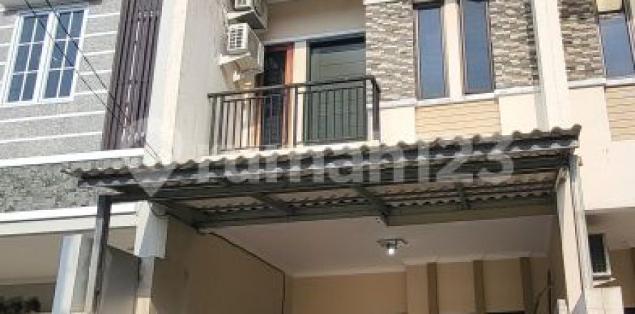 4 bedrooms House in Grogol Petamburan, Jakarta, Indonesia No. 13652