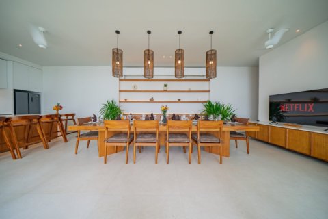 Вилла с 4 спальнями в Canggu, Бадунг,  № 9538 6