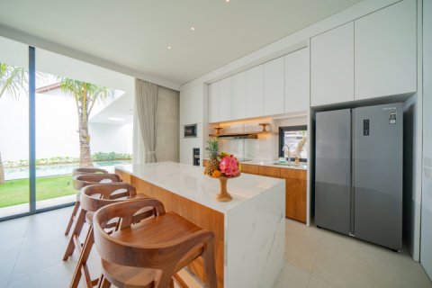 Вилла с 4 спальнями в Canggu, Бадунг,  № 9538 8