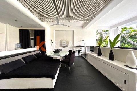 2 bedrooms Villa in Seminyak, Badung, Indonesia No. 12225 6