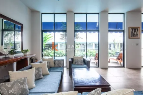 6 bedrooms Villa in Tibubeneng, Badung, Indonesia No. 12228 4