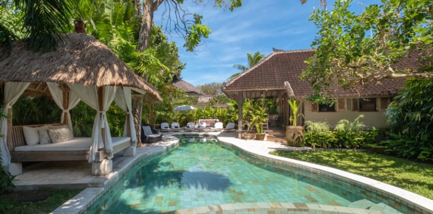 Вилла с 5 спальнями в Seminyak, Бадунг, № 1021