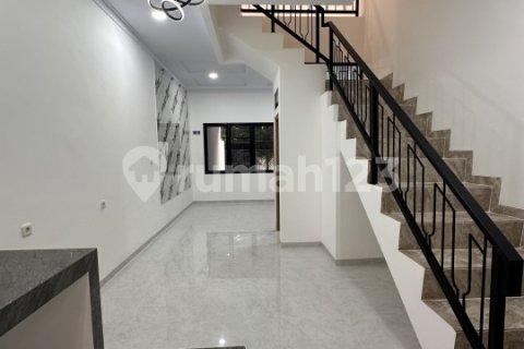 4 bedrooms House in Kebon Jeruk, Jakarta, No. 8778 11