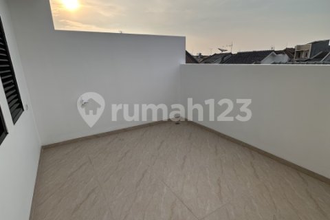 4 bedrooms House in Kebon Jeruk, Jakarta, No. 8778 18