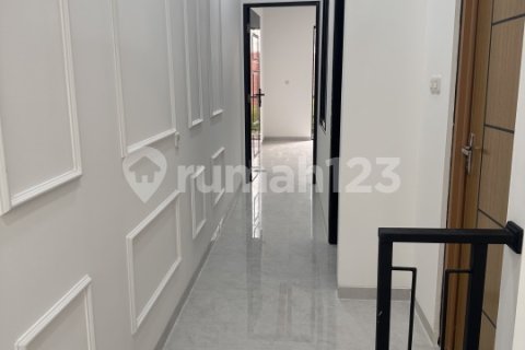 4 bedrooms House in Kebon Jeruk, Jakarta, No. 8778 15