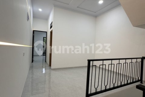 4 bedrooms House in Kebon Jeruk, Jakarta, No. 8778 14
