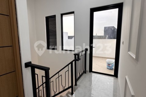 4 bedrooms House in Kebon Jeruk, Jakarta, No. 8778 17