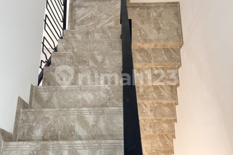 4 bedrooms House in Kebon Jeruk, Jakarta, No. 8778 23