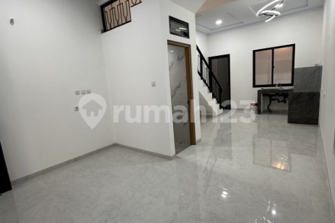 4 bedrooms House in Kebon Jeruk, Jakarta, No. 8778 7