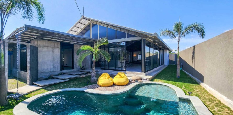 3 bedrooms Villa in Kerobokan, Badung, Indonesia No. 10971