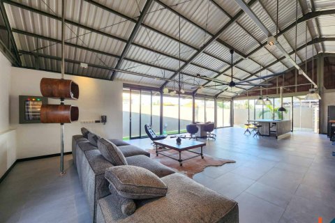 3 bedrooms Villa in Kerobokan, Badung, Indonesia No. 10971 8
