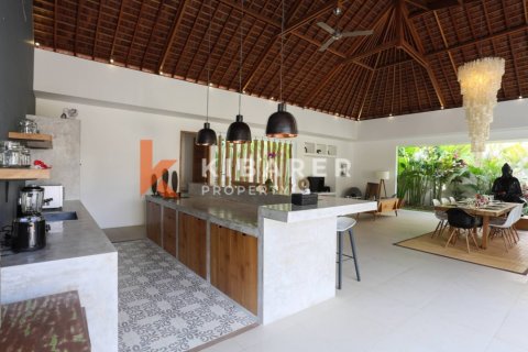 4 bedrooms Villa in Badung, Indonesia No. 12001 4