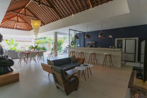 2 bedrooms Villa in Badung, Indonesia No. 12002 7