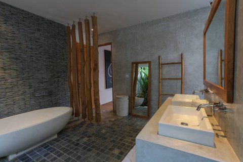 2 bedrooms Villa in Badung, Indonesia No. 12002 4