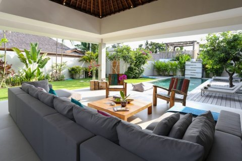 2 bedrooms Villa in Badung, Indonesia No. 12002 2