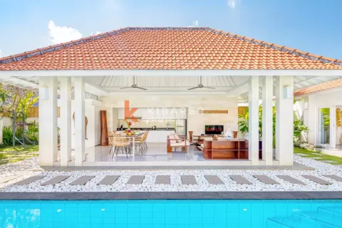 3 bedrooms Villa in Kerobokan, Badung, Indonesia No. 12000 2