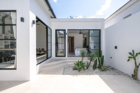 77m2 Villa in Badung, Indonesia No. 13676 3