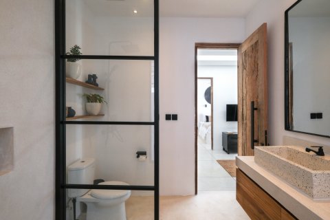 77m2 Villa in Badung, Indonesia No. 13676 14