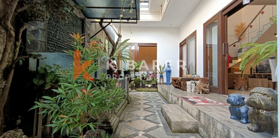 3 bedrooms Villa in Denpasar, Indonesia No. 11872