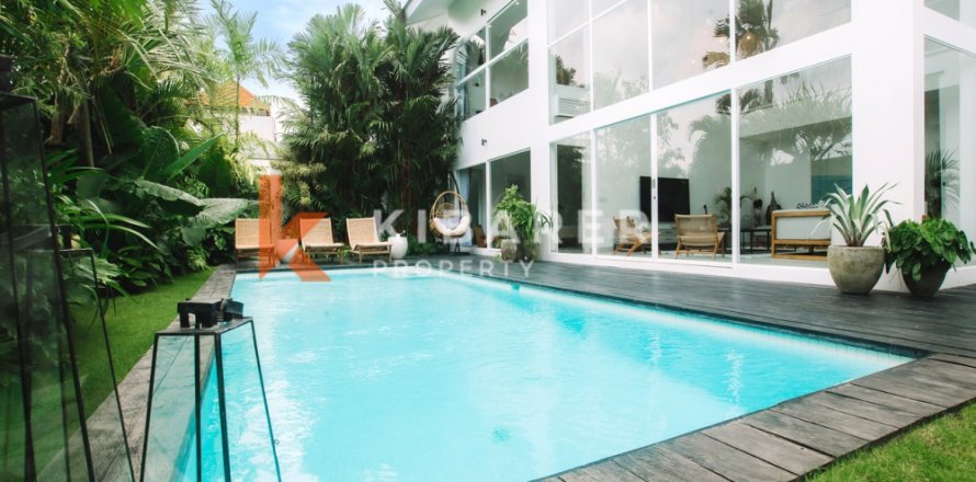 3 bedrooms Villa in Tibubeneng, Badung, Indonesia No. 11874
