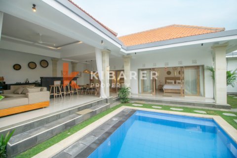 2 bedrooms Villa in Badung, Indonesia No. 11875 4