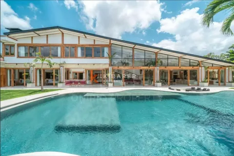 5 bedrooms Villa in Badung, Indonesia No. 11870