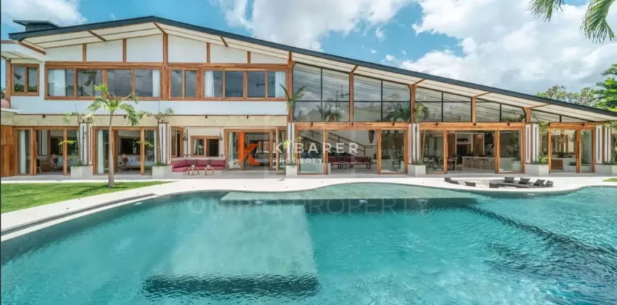 5 bedrooms Villa in Badung, Indonesia No. 11870
