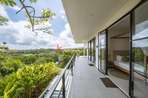 3 bedrooms Villa in Kuta, Badung, Indonesia No. 12152 4