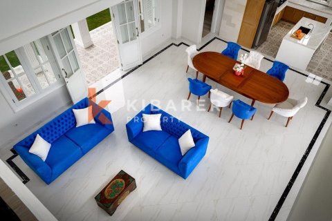 4 bedrooms Villa in Tibubeneng, Badung, Indonesia No. 11901 2