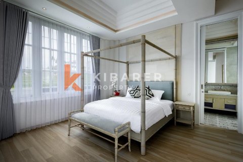 4 bedrooms Villa in Tibubeneng, Badung, Indonesia No. 11901 3