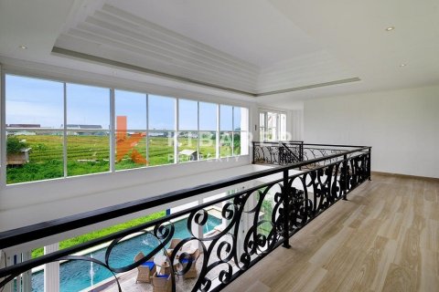 4 bedrooms Villa in Tibubeneng, Badung, Indonesia No. 11901 10