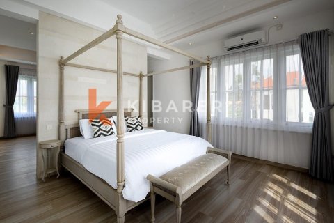 4 bedrooms Villa in Tibubeneng, Badung, Indonesia No. 11901 7